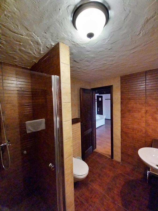 Sari Udvar Dunakiliti Buitenkant foto
